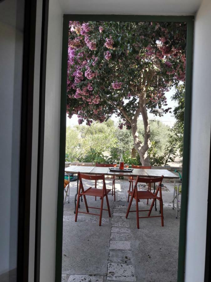 Fra Il Glicine E Il Sambuco Villa Monopoli Exterior foto