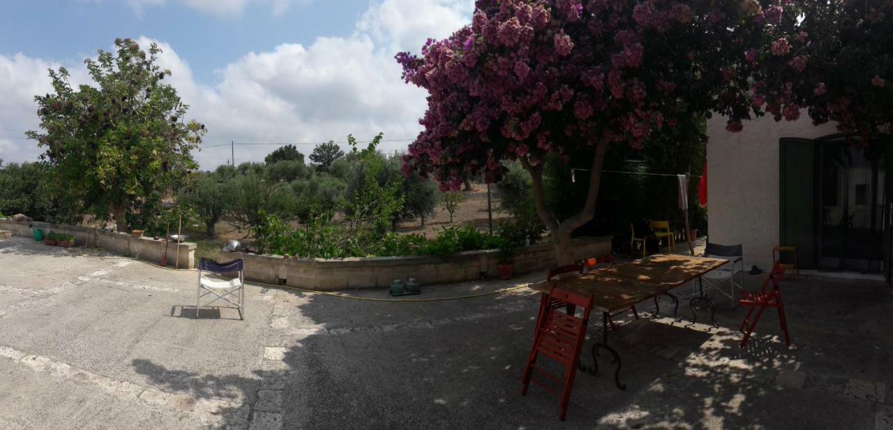 Fra Il Glicine E Il Sambuco Villa Monopoli Exterior foto