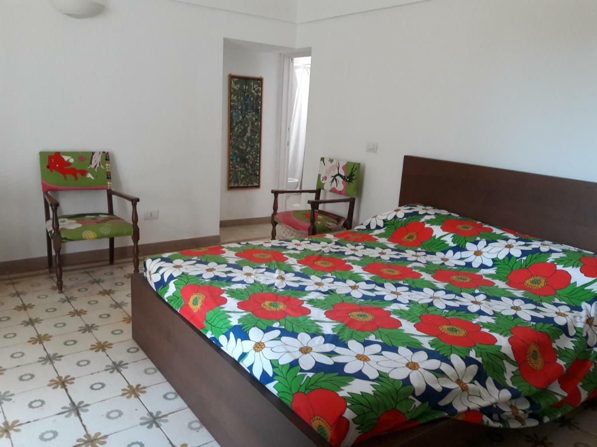 Fra Il Glicine E Il Sambuco Villa Monopoli Exterior foto